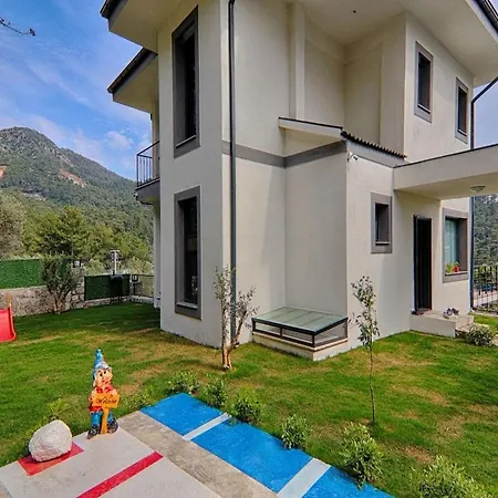 With Private Pool And Sea View In Goecek, Villa Fethiye