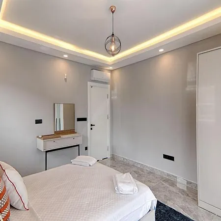 With Private Pool And Sea View In Goecek, フェティエ