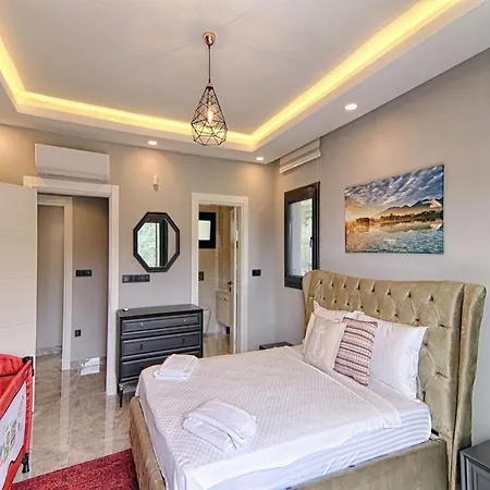 ヴィラ With Private Pool And Sea View In Goecek, フェティエ