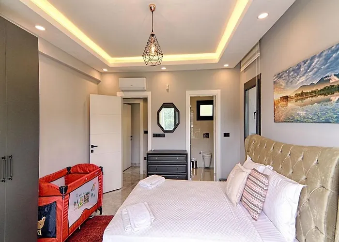 فيلة With Private Pool And Sea View In Goecek,