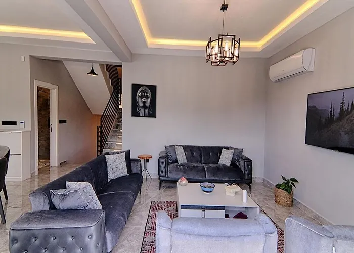 Villa With Private Pool And Sea View In Goecek,