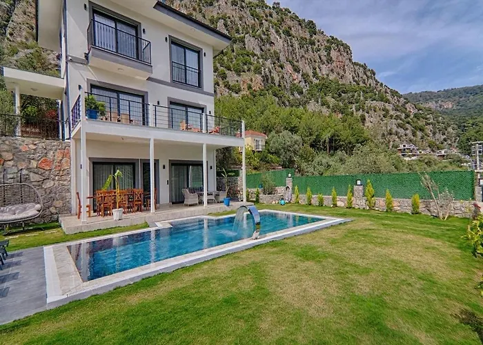 With Private Pool And Sea View In Goecek, Villa